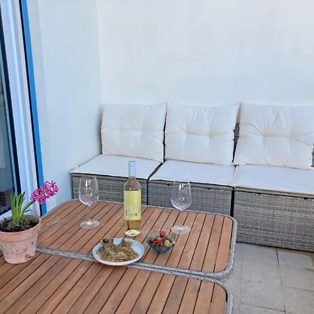 Oasis 2-rooms Flat With Panoramic Sea View - 3rd Floor No Elevator Antibes