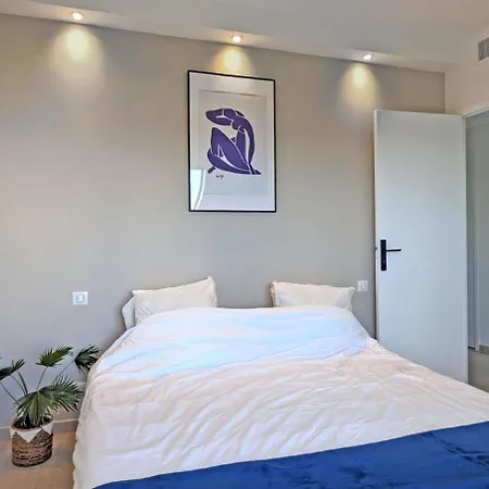 Oasis 2-rooms Flat With Panoramic Sea View - 3rd Floor No Elevator Antibes